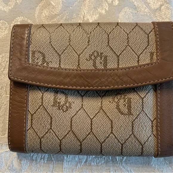 CHRISTIAN DIOR VINTAGE HONEYCOMB COLLECTION SHORT WALLET - Picture 2 of 11